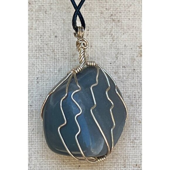 Grey Chalcedony Agate Wire Wrapped Pendant Silver Tone Black Cord Necklace 24" - Picture 4 of 10